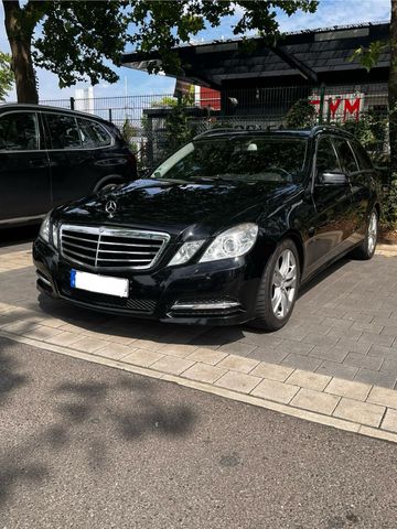 Mercedes-Benz Mercedes Benz Avantgarde E220 Blue Efficie...