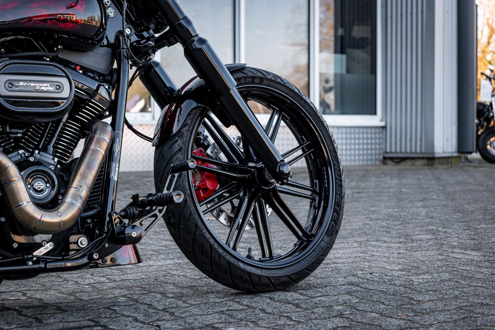 Fahrzeugabbildung Harley-Davidson FXBRS BREAKOUT 114 cui Kesstech - Airride-