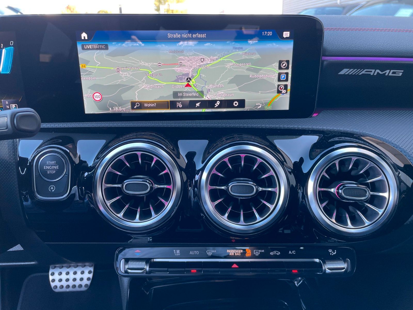 Fahrzeugabbildung Mercedes-Benz CLA 35 AMG Aero+TotW+R-Kamera+Ambiente