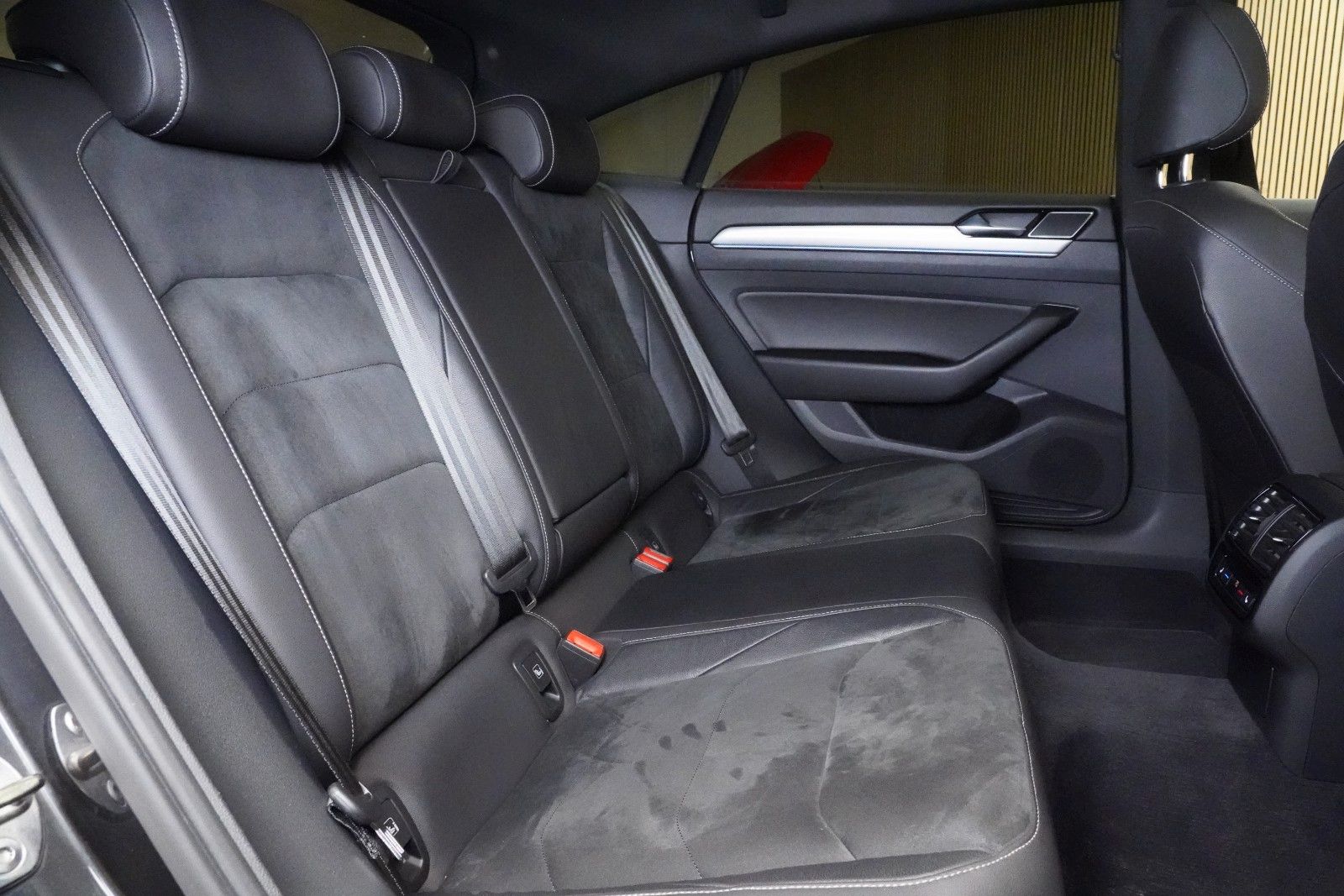 Volkswagen Arteon 2.0 TSI R-Line 4Motion PANO STANDHZ ACC foto 12