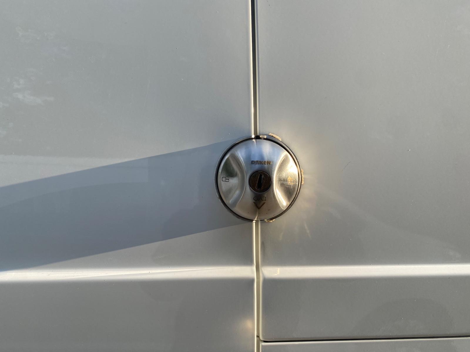 Peugeot Expert 2,0BlueHDI L2 2x Schiebetüren AHK PDC SHZ