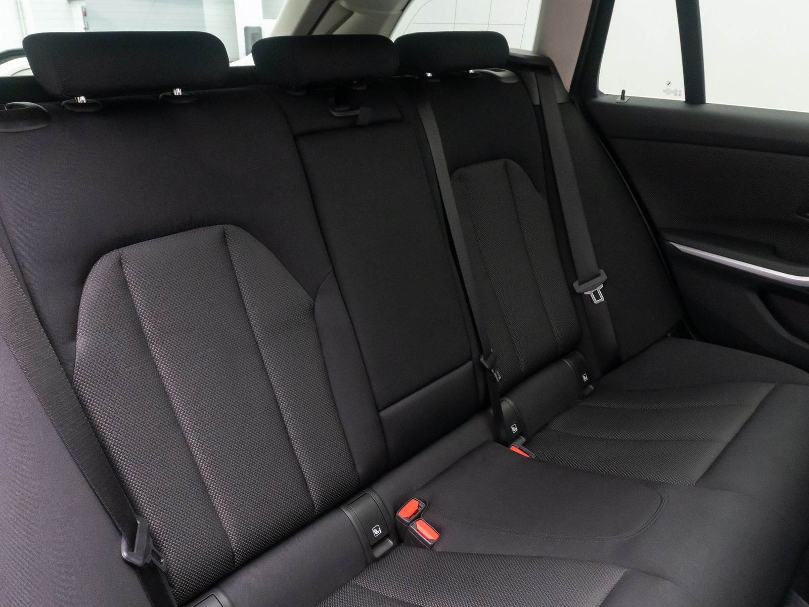 Fahrzeugabbildung BMW 330e Panorama DAB CockPit+ Widscreen PDC 19Zoll