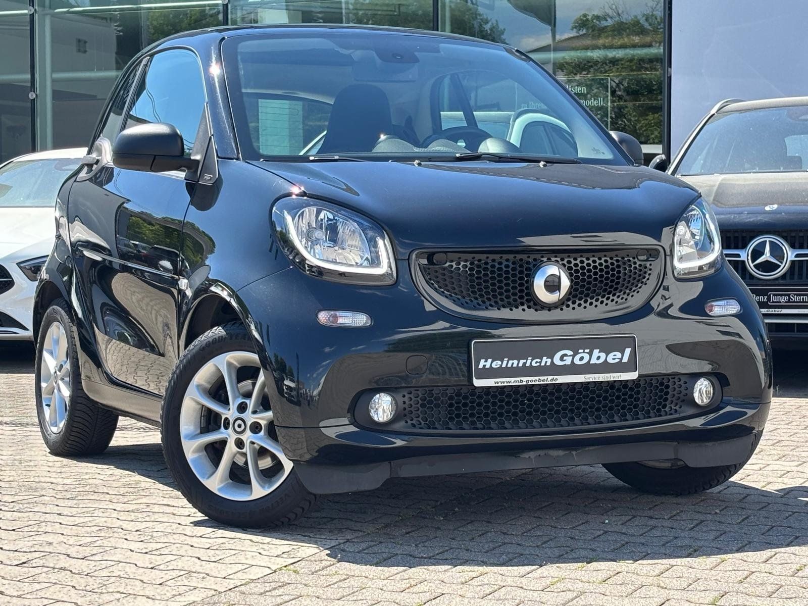 Fahrzeugabbildung Smart fortwo coupe passion (52kW) PANO GJR SITZHEIZUNG