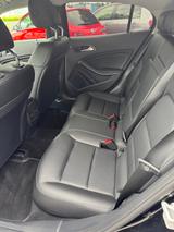 Mercedes-Benz GLA 250 4MATIC DCT Leder Automatik AHK - Firmenfahrzeug gebraucht