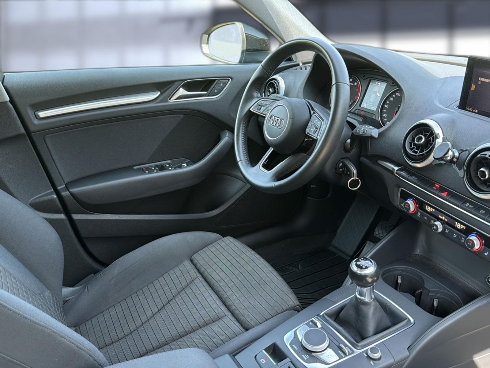 Fahrzeugabbildung Audi A3 Sportback 30 TFSI sport