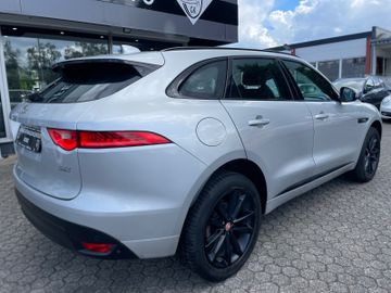 Jaguar F-Pace - 8