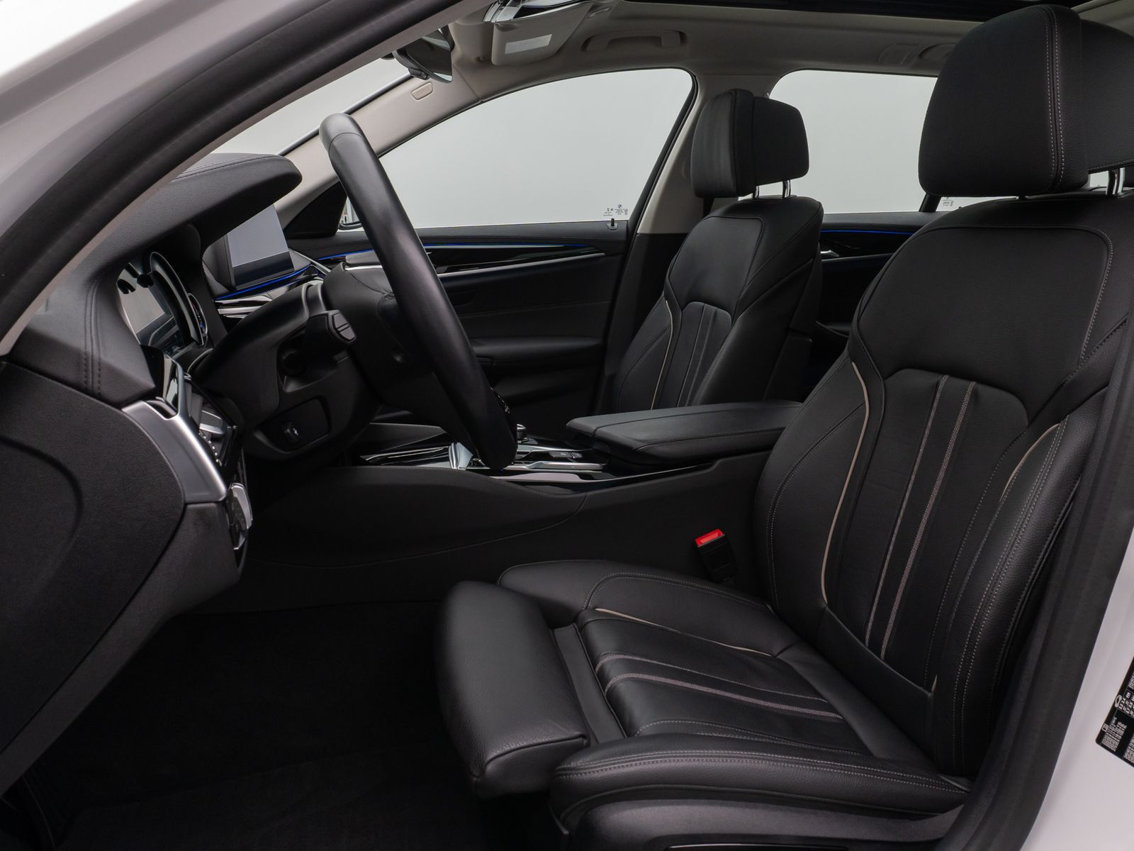 Fahrzeugabbildung BMW 520d Luxury Line Panorama Kamera HUD DAB HiFi