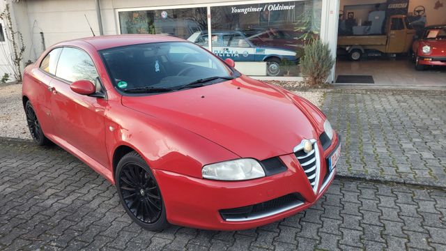 Alfa Romeo GT 2.0 JTS 16V Distinctive