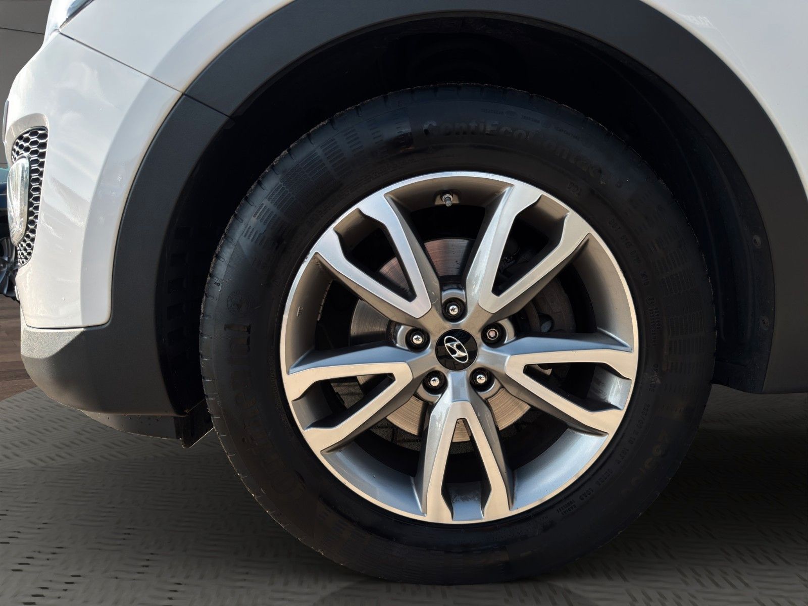 Fahrzeugabbildung Hyundai Santa Fe 2WD*AHK*Kamera*Xenon*Vollleder*Tempomat