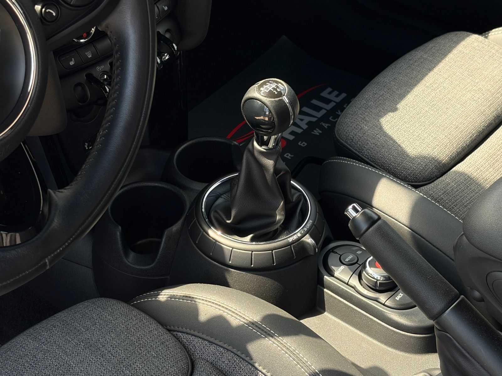 Fahrzeugabbildung MINI Cooper Cabrio Chili Tempomat LED PDC BT SHZ