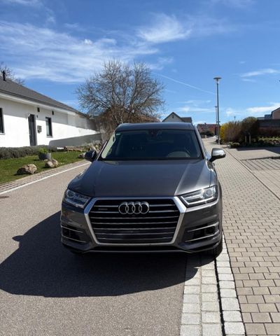 AUDI Q7 3.0 TDI quattro tiptronic -