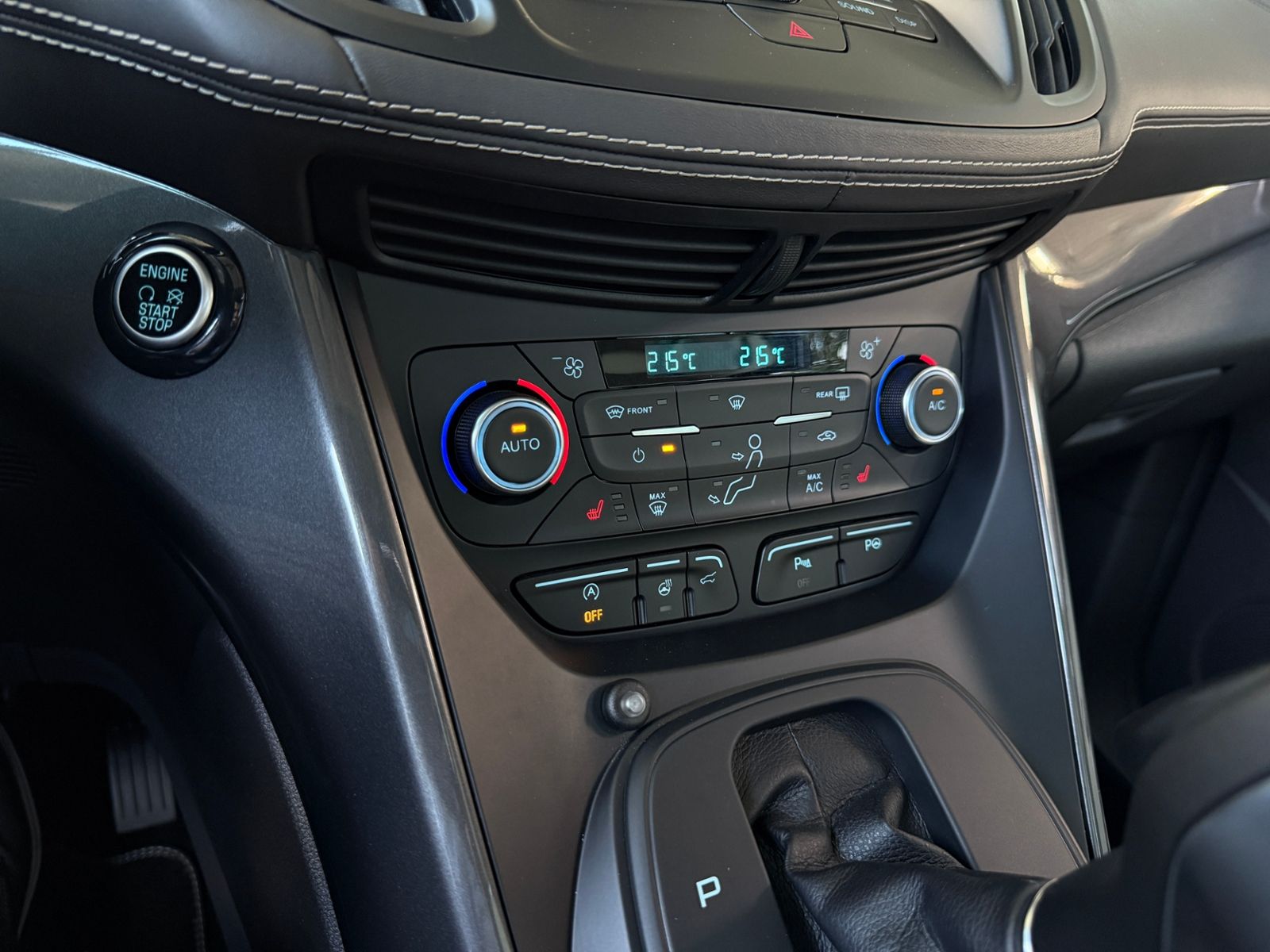 Fahrzeugabbildung Ford Kuga Vignale Allrad PANO AHK SONY XENON