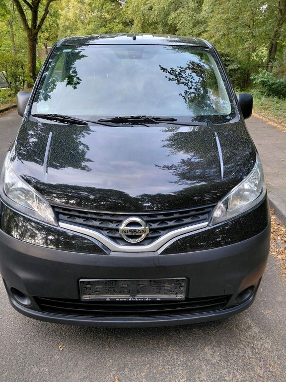 Image of Nissan NV200