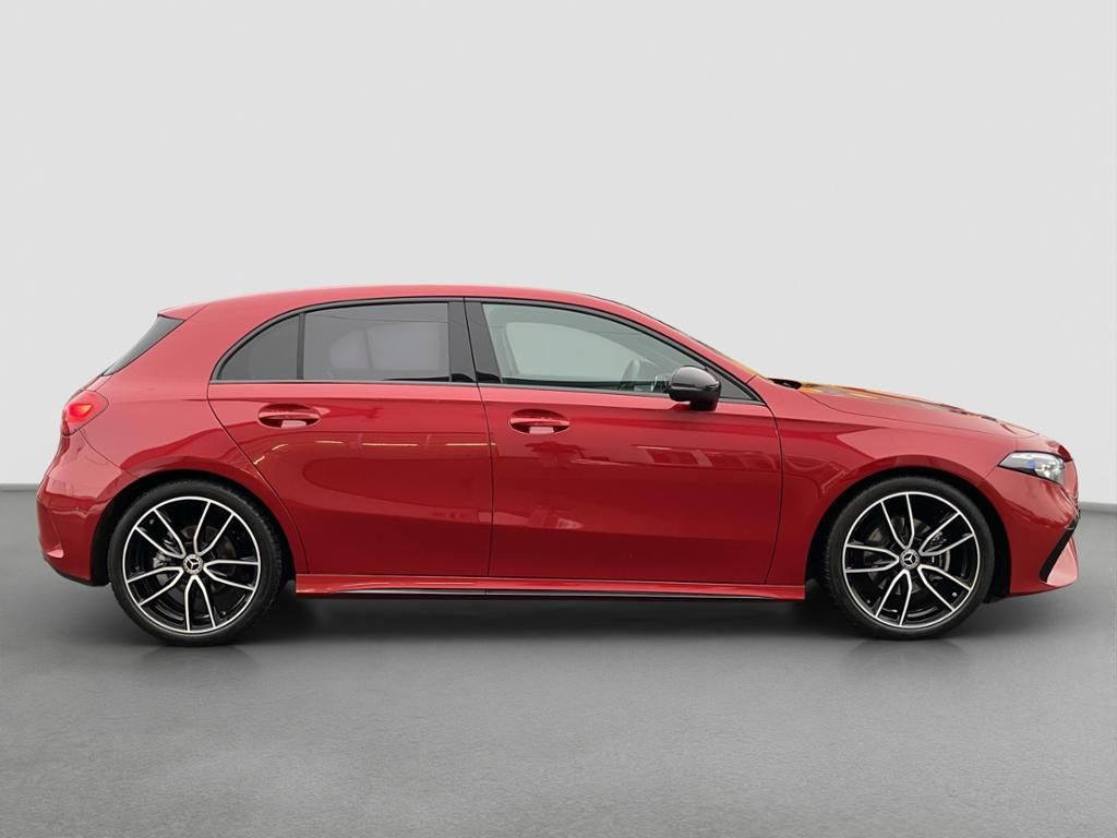 Fahrzeugabbildung Mercedes-Benz A 180 AMG*NIGHT*DISTR*KAM*NAVI*MULTIB*19Zoll