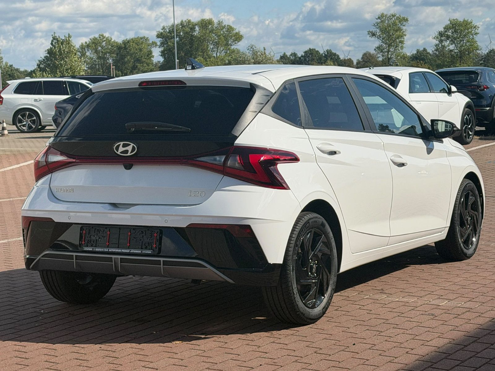 Fahrzeugabbildung Hyundai i20 1.0 T-GDI Blackline *Navi*RFKamera*LED*BOSE*
