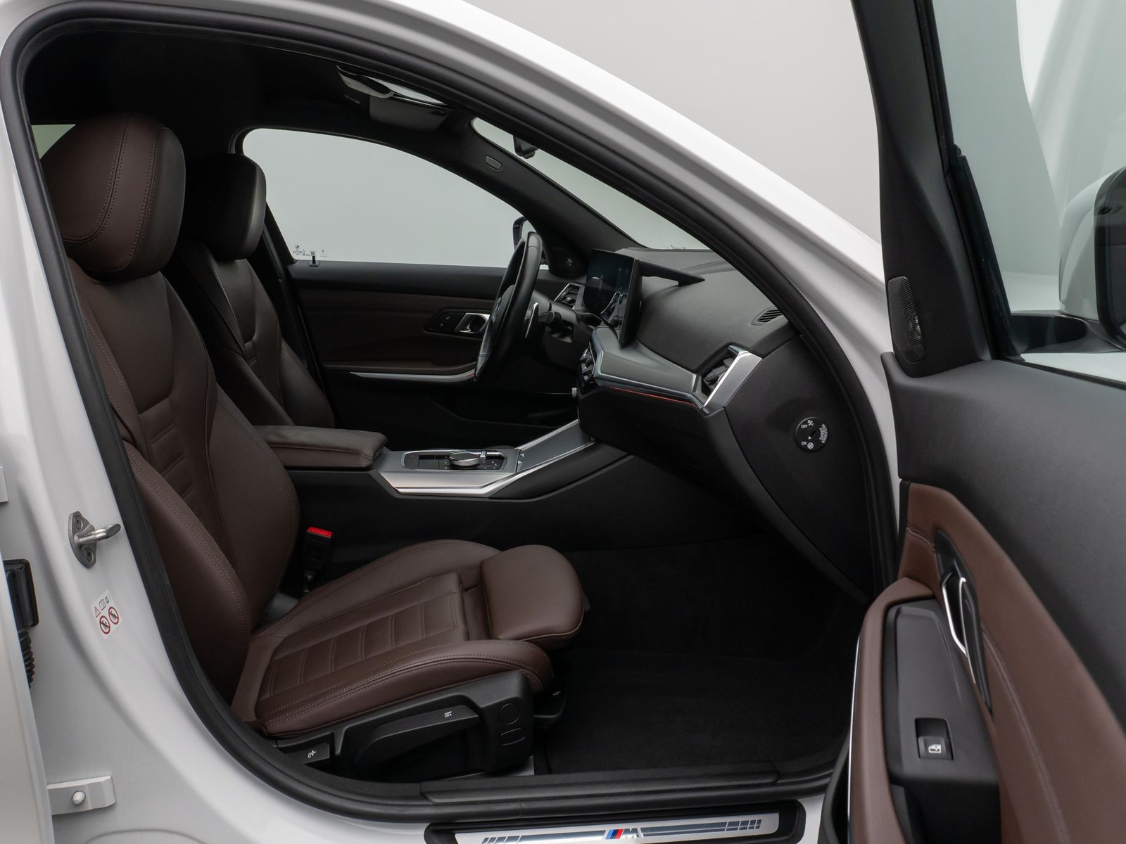 Fahrzeugabbildung BMW 320d  xD M Sport Kamera HUD DAB H/K Alarm 19Zoll