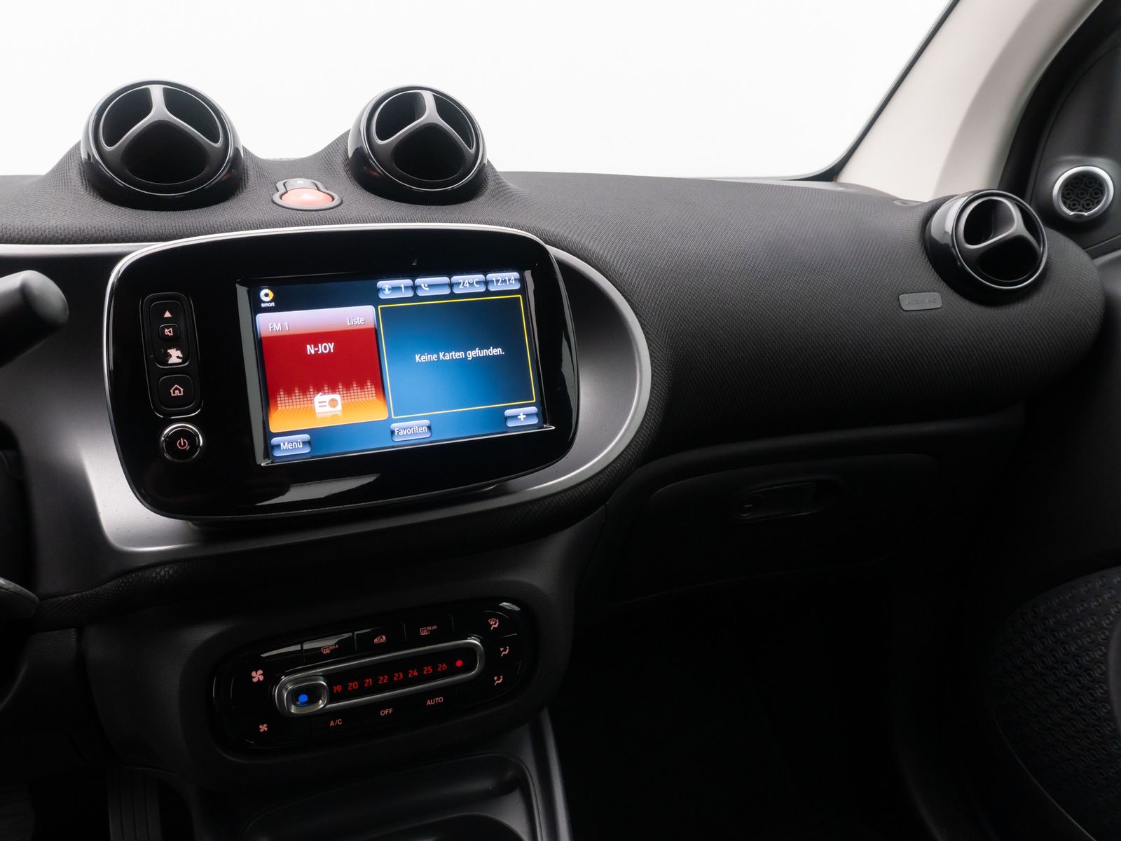 Fahrzeugabbildung Smart ForTwo Cabrio Tempomat Navi JBL Sitzhzng KlimaAT