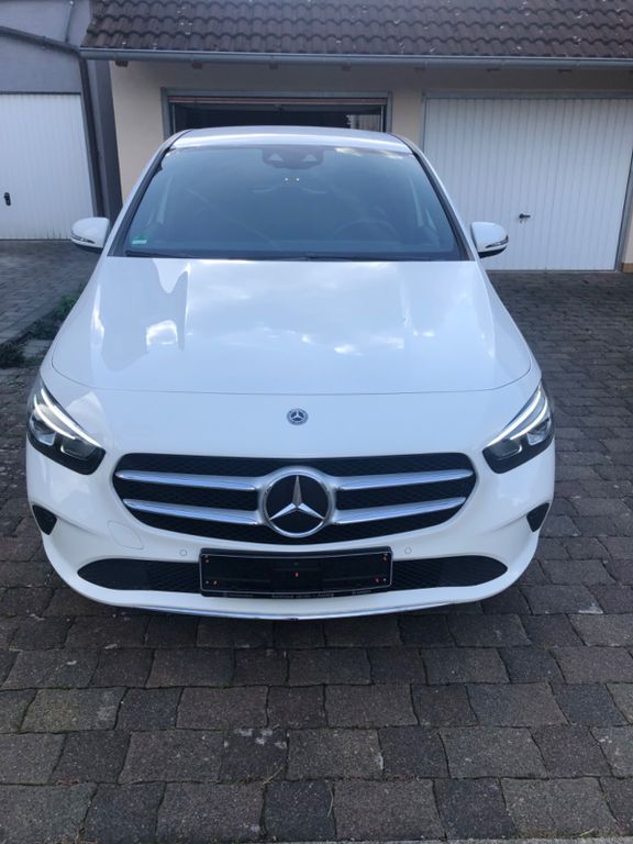 Image of Mercedes-Benz B 200