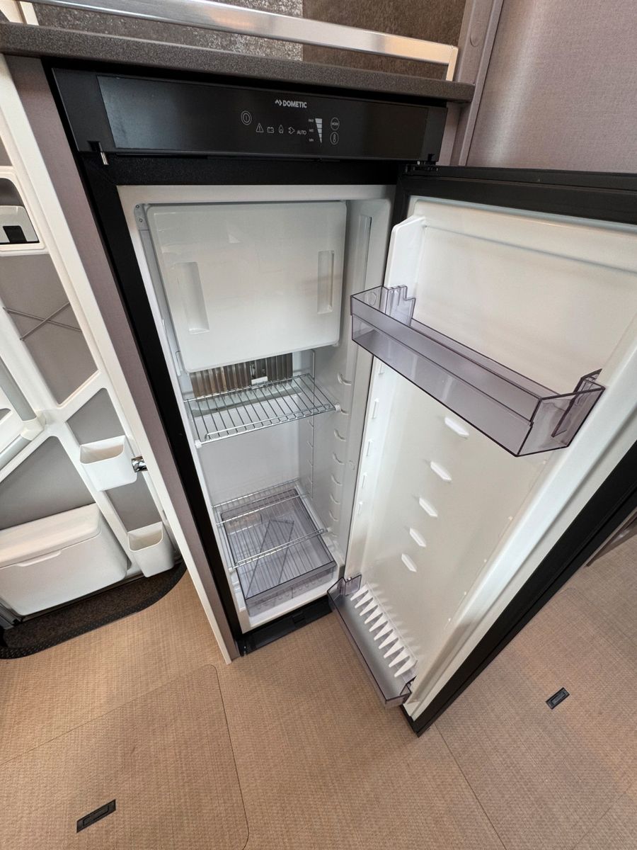 Fahrzeugabbildung Bürstner Lyseo TD 727 G Harmony Line - SIE SPAREN -28%!