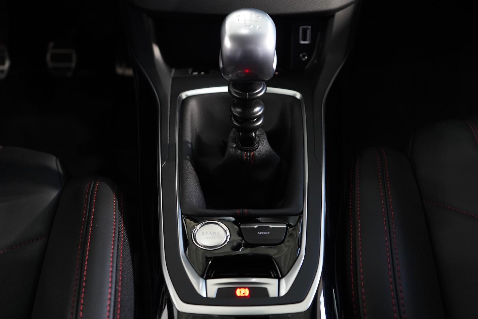 Peugeot 308 SW GT*1.Hand*Navi*Kamera*205 PS*Leder*
