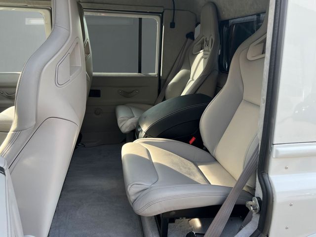 Fahrzeugabbildung Land Rover Defender 110 2,2 TD4 Crew Cab Sonderumbau