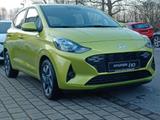 Hyundai i10 Trend Klima Sitzhzg Navi Kamera 99km - Hyundai i10 Gebrauchtwagen in Düsseldorf
