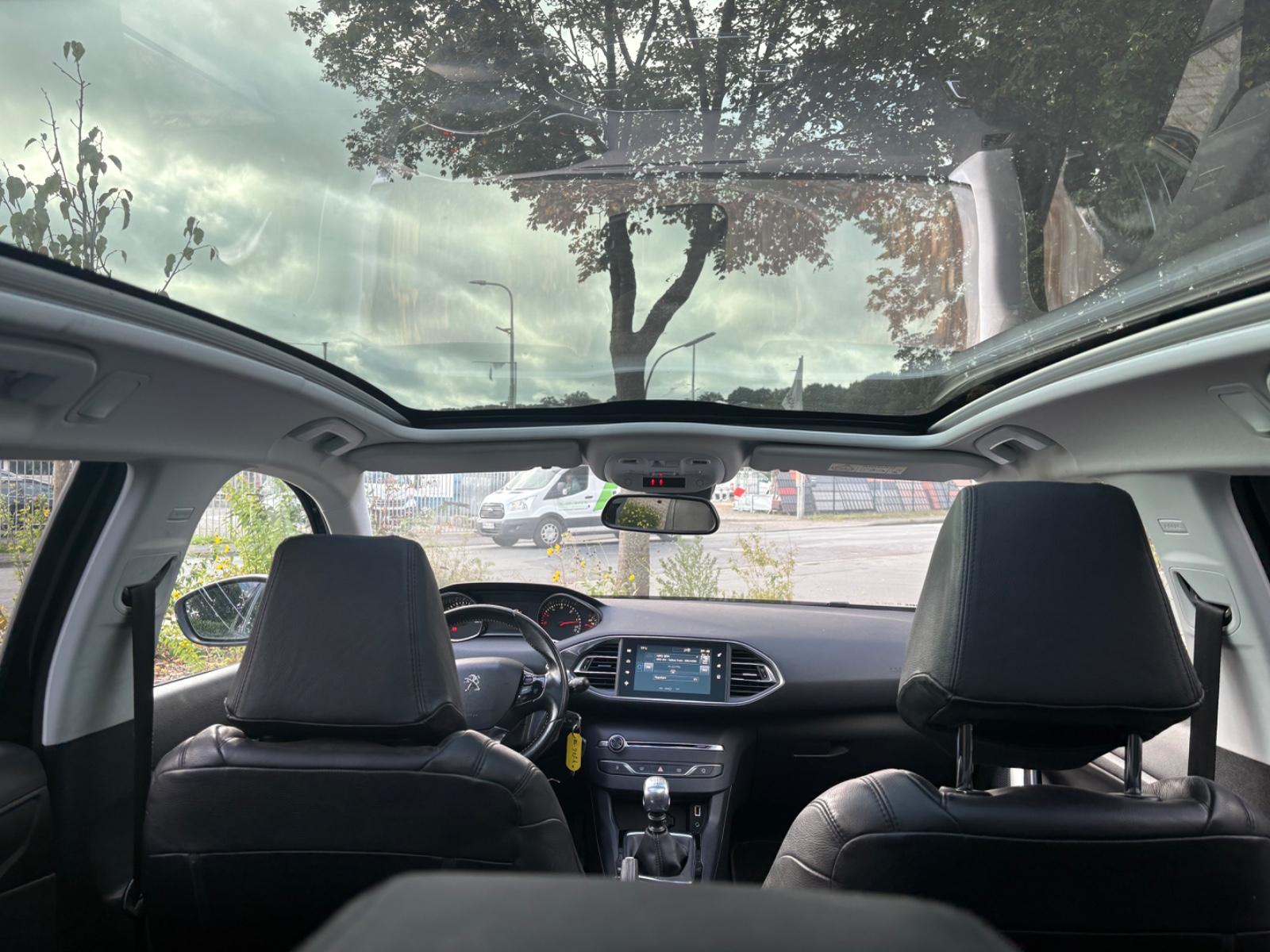 Peugeot 308 2015 — photo 13