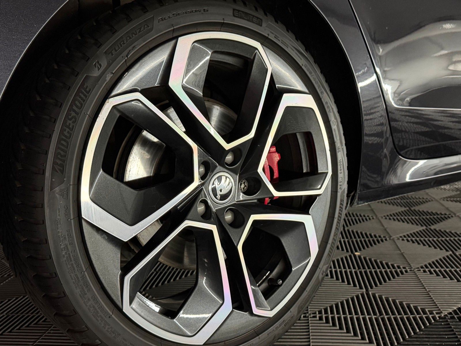 Fahrzeugabbildung SKODA Octavia Lim. RS TSI/FACELIFT/AMBI+/ACC/MASSAGE