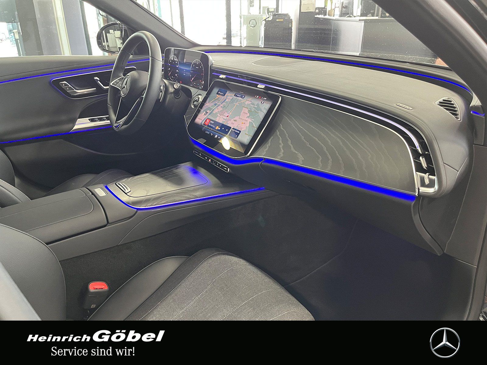 Fahrzeugabbildung Mercedes-Benz E 220 d T AVANTGARDE+FAHR-ASSIST+360°+DIGITAL.L