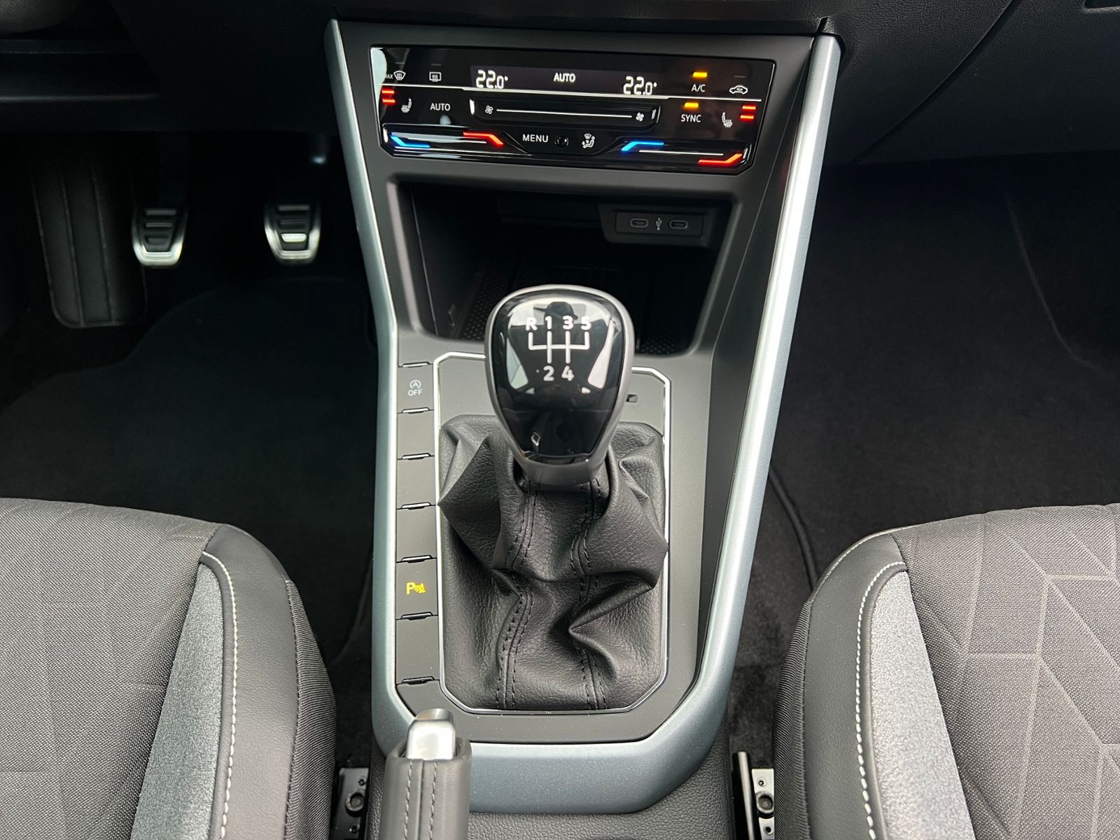 Fahrzeugabbildung Volkswagen Polo GOAL 1.0 TSI *LED, App-Connect, Kamera, 16"