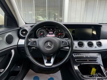 Mercedes E 200 - 9