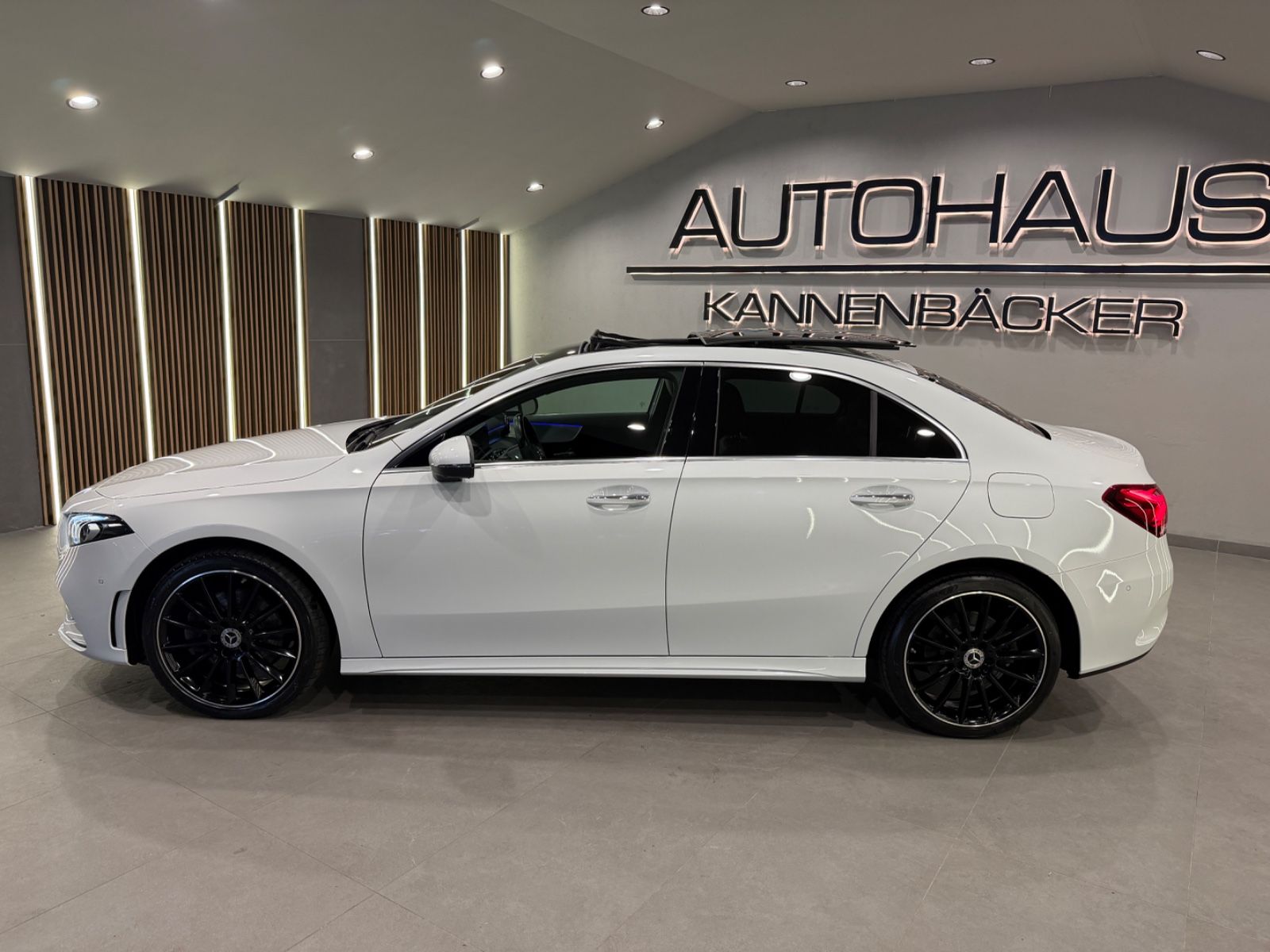 Mercedes-Benz A 250e AMG STYLE*PANO*LED MULTIBEAM*RFK360°* imagem 2