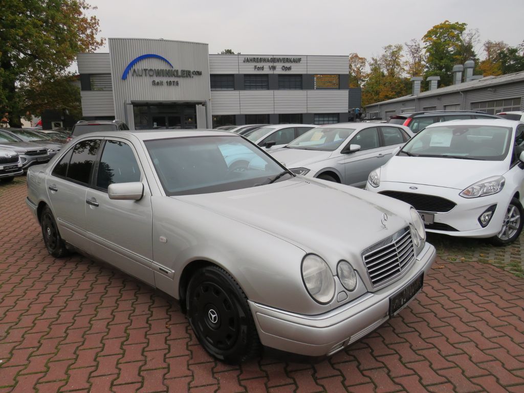 MERCEDES-BENZ E 240 AVANTGARDE *AHK+KLIMA+TEMPO**AUTOMATIK