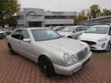 Mercedes-Benz E 240 AVANTGARDE *AHK+KLIMA+TEMPO**AUTOMATIK - gebrauchte Mercedes-Benz E 240 aus dem Jahr 1998