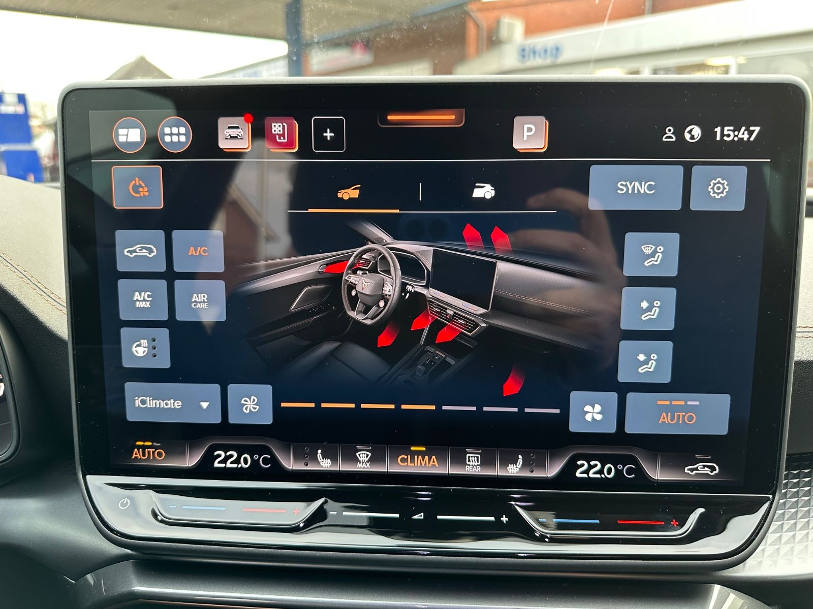 Fahrzeugabbildung CUPRA Leon ST 1.5 eTSI DSG Navi/ACC/AHK/LED/Shzg/GJR