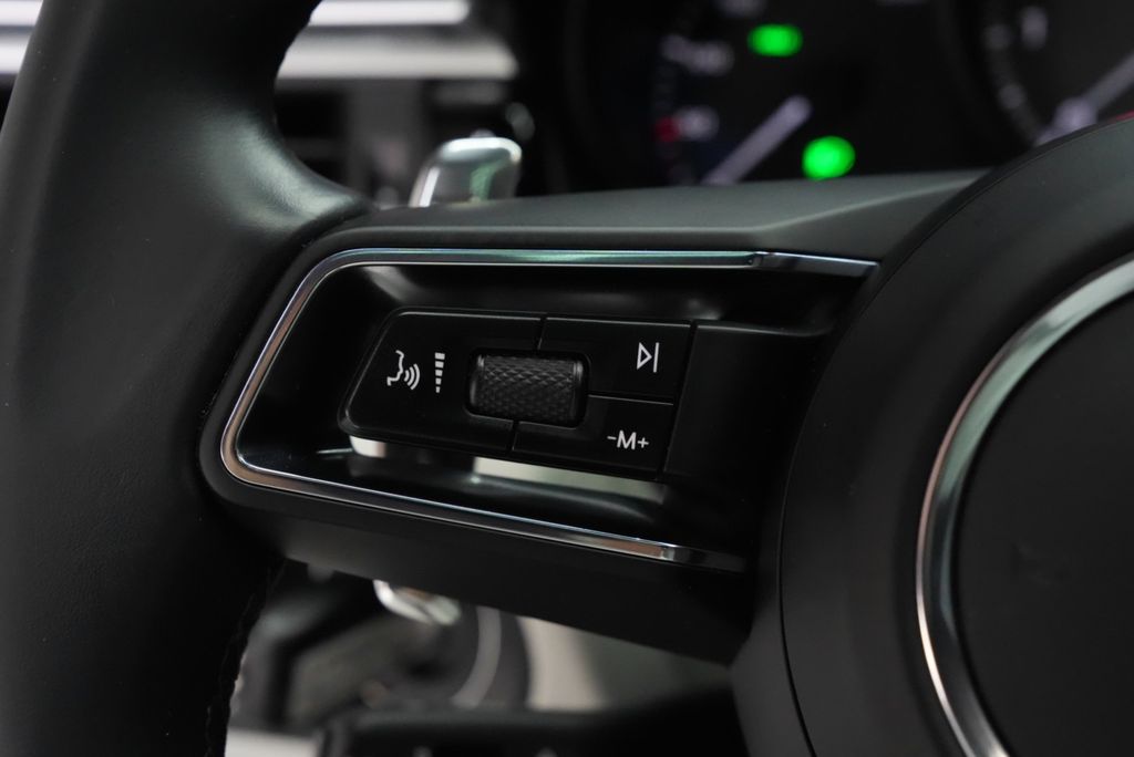 PORSCHE Macan S*CHRONO*PANO*PDLS+*ACC*360*BICOLOR*MEMORY PORSCHE Macan S*CHRONO*PANO*PDLS+*ACC*360*BICOLOR*MEMORY