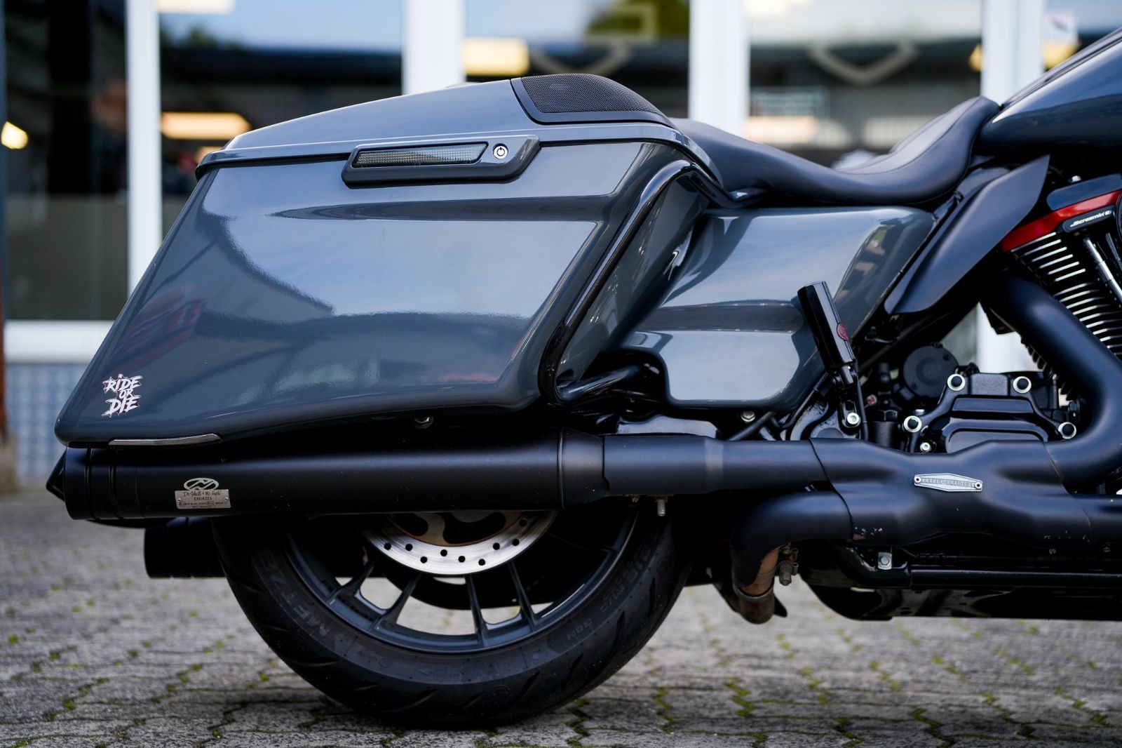 Fahrzeugabbildung Harley-Davidson FLTRXSE CVO Road Glide - JEKILL & HYDE -