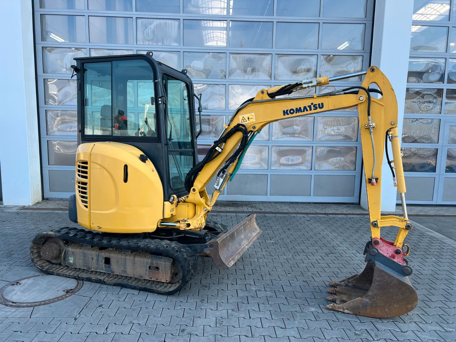 Fahrzeugabbildung Komatsu PC26MR / 2.032h / Tieflöffel 600mm/ MS03