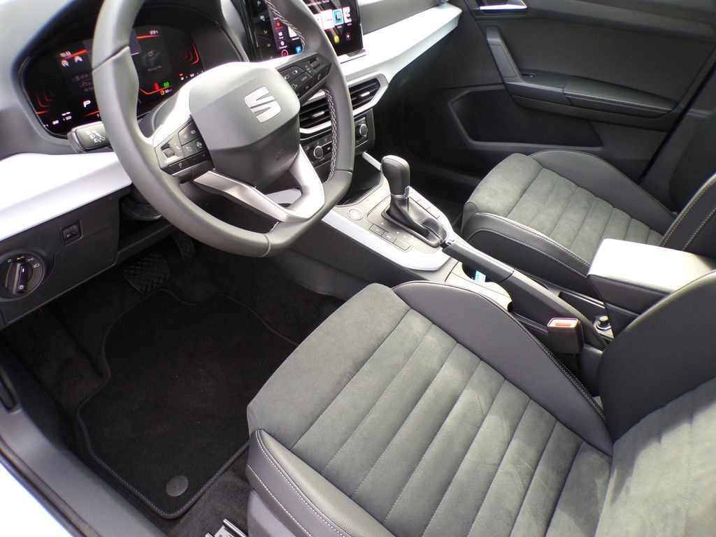Fahrzeugabbildung SEAT Arona 1.0 TSI DSG Road Edition