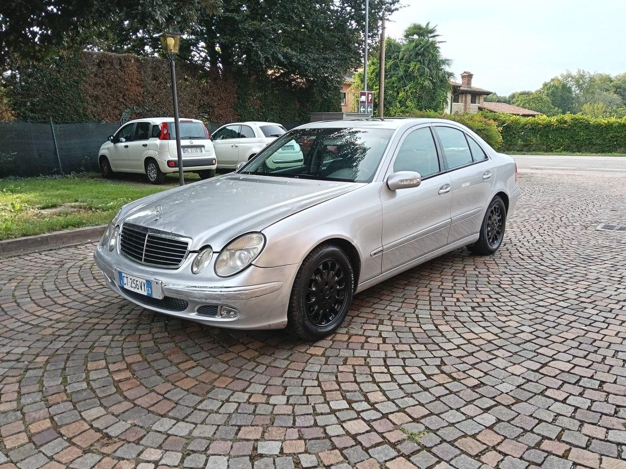Mercedes-Benz E 220