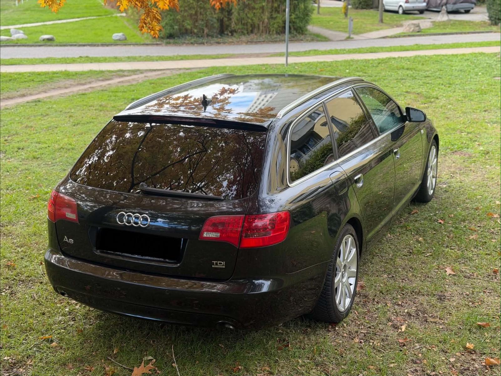 Audi Quattro 2005 — салон