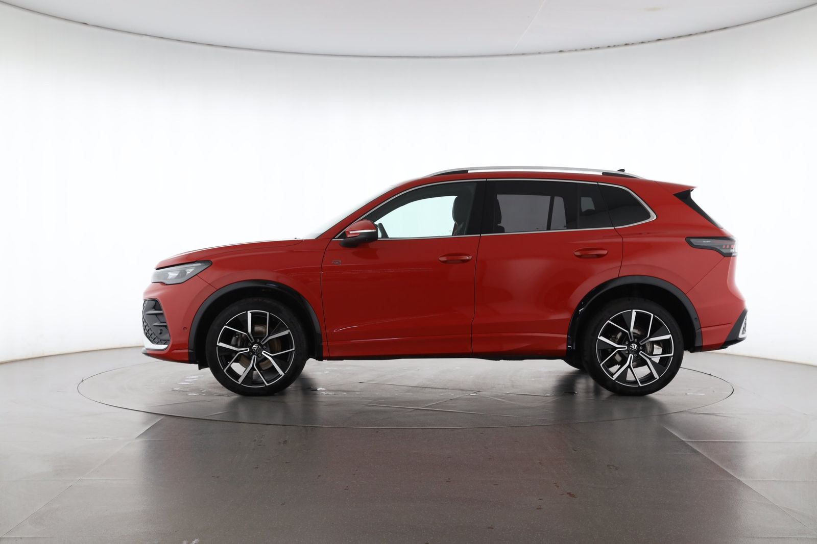 Volkswagen Tiguan 2.0 TSI DSG 4MOTION R-Line STANDH AHK foto 3