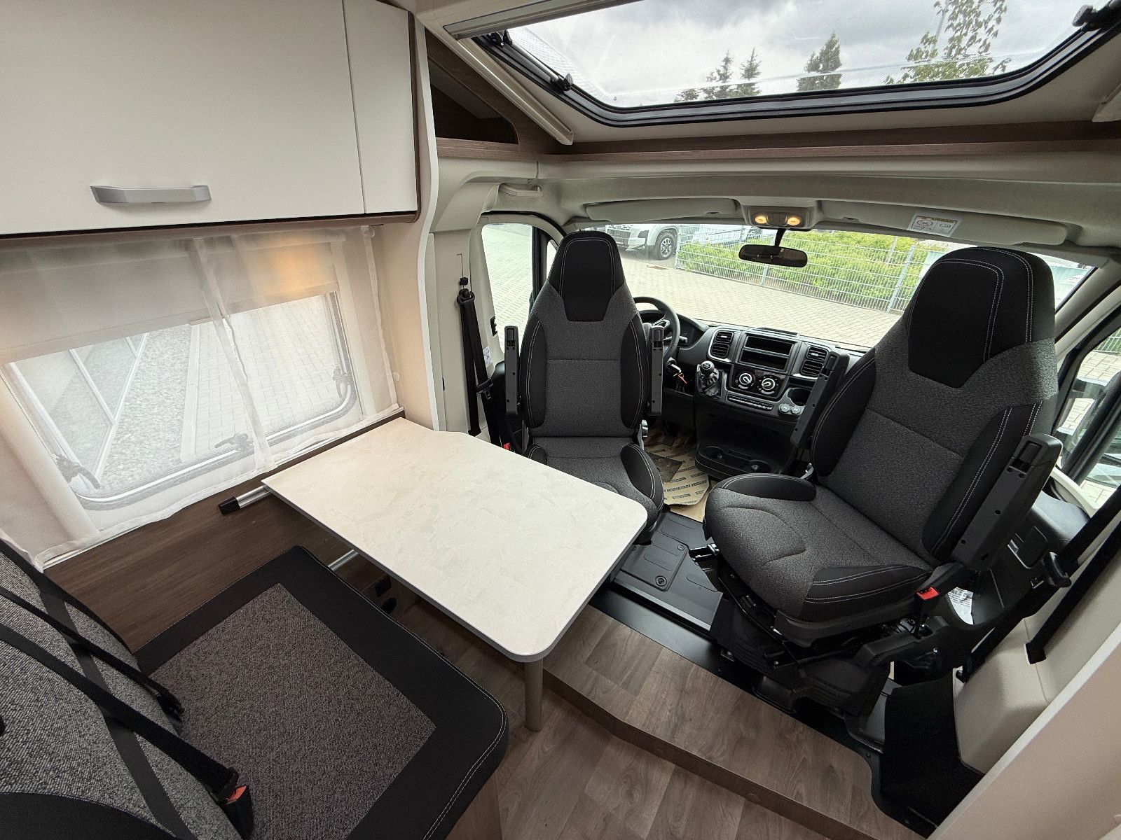 Fahrzeugabbildung Carado V339 pro+ - SUMMER-SALE - 7.822 € SPAREN !
