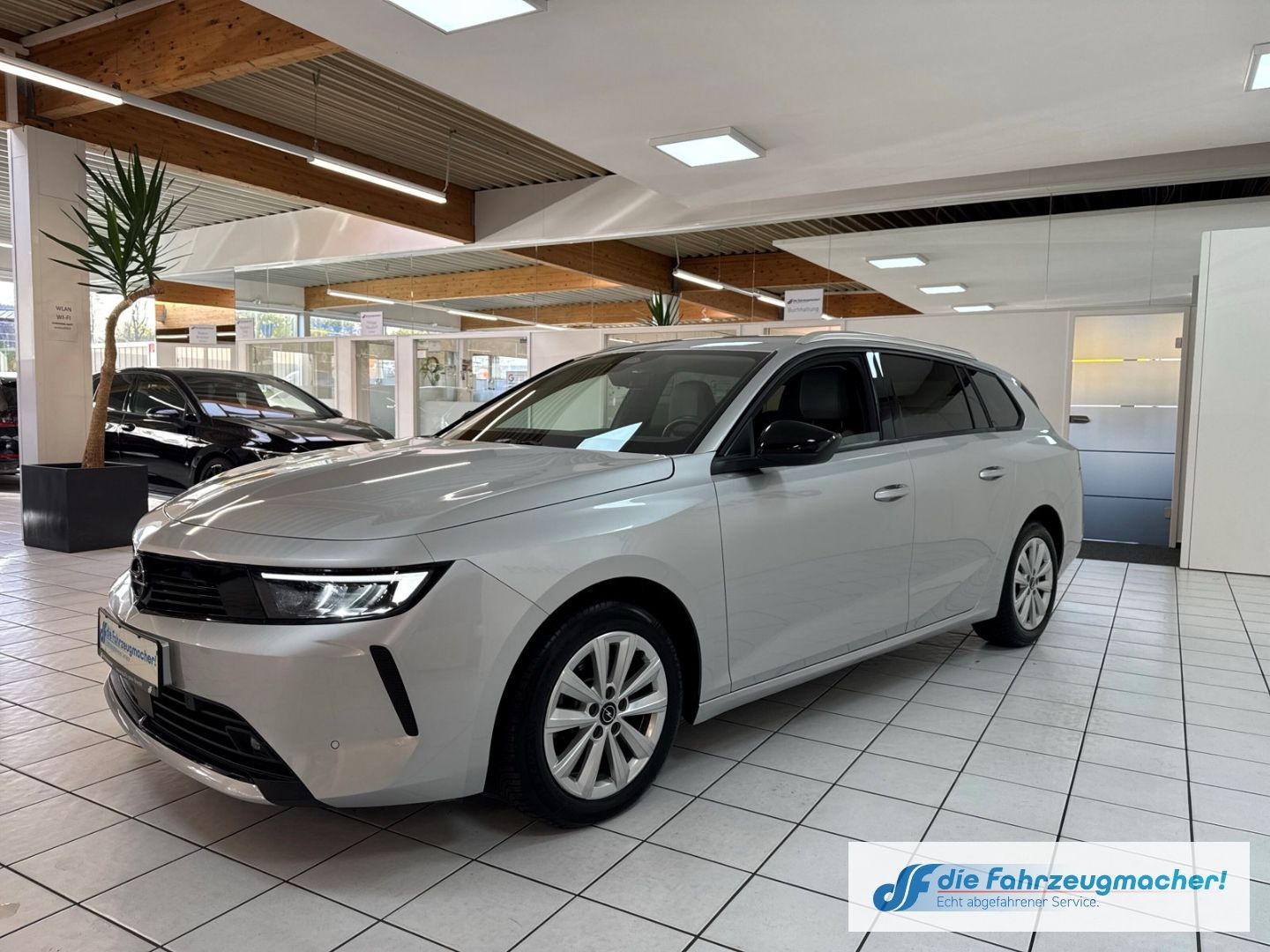 Fahrzeugabbildung Opel Astra L Sports Tourer Elegance 1.5 D EU6e Navi L