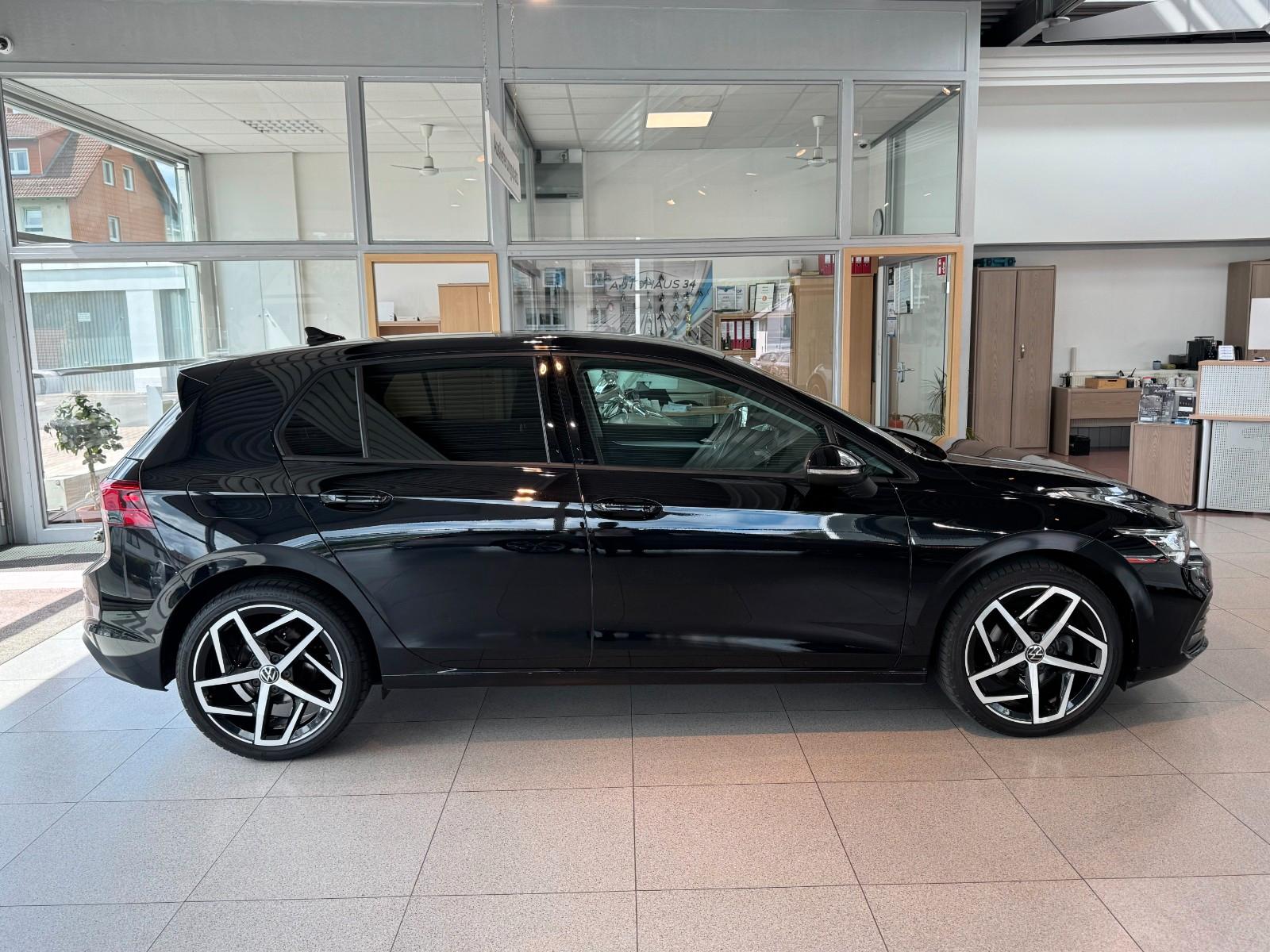 Volkswagen Golf VIII Lim. Life IQ DRIVE