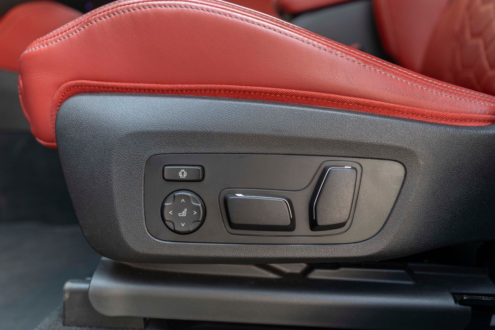 Fahrzeugabbildung BMW X4 M COMPETITION ACC H&K HUD LED 360°