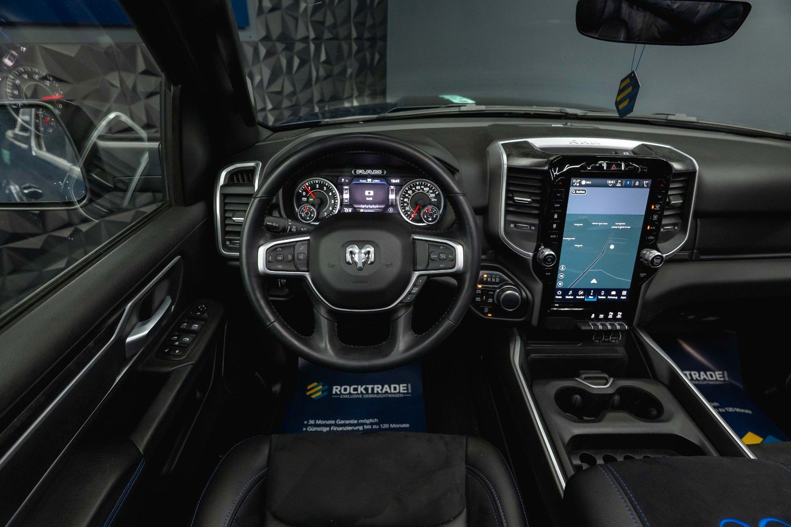 Fahrzeugabbildung Dodge RAM 5.7 V8 HEMI 4x4 NIGHT *Pano*LED* Unfallfrei