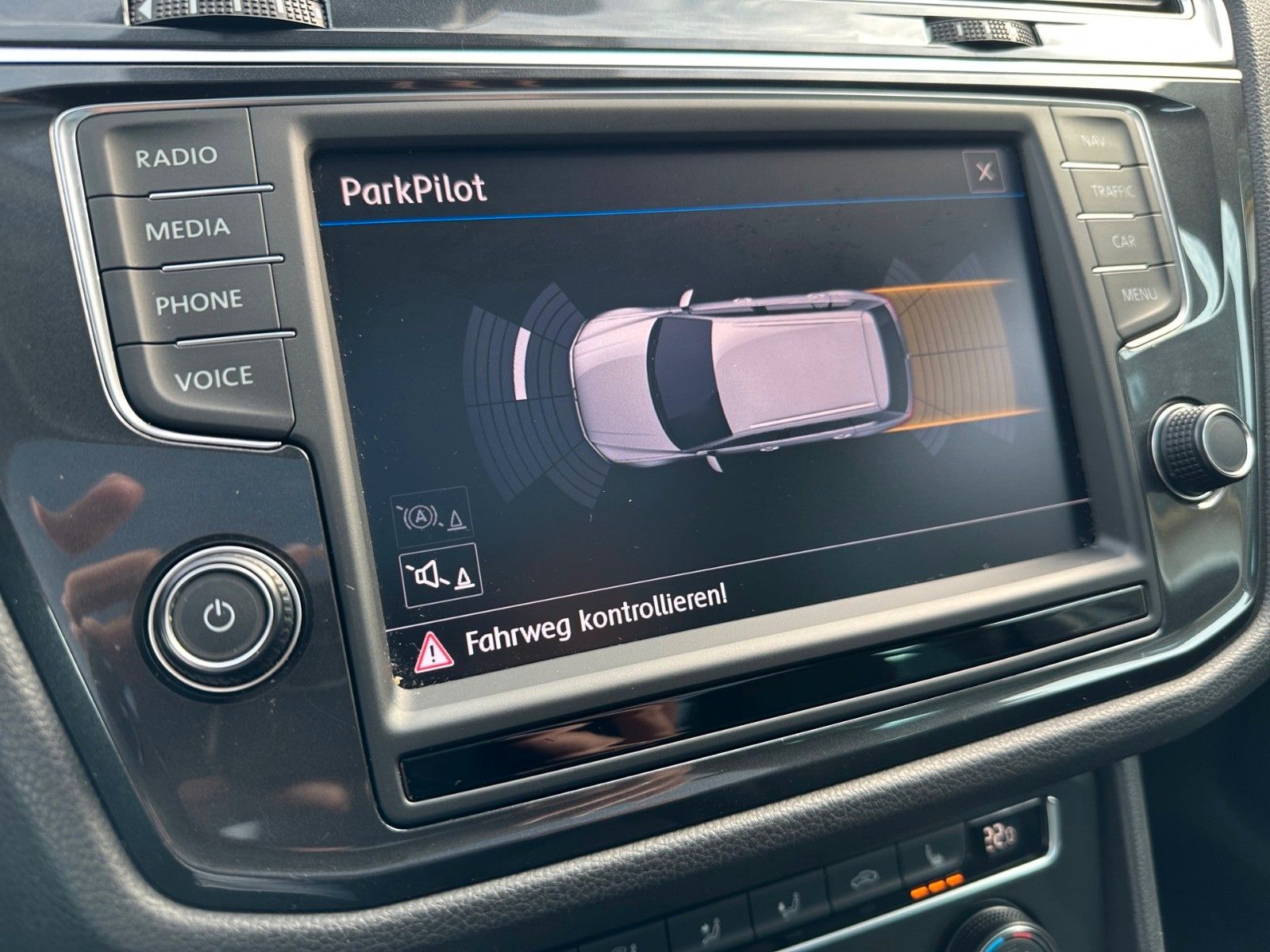 Volkswagen Tiguan 2.0 TDI DSG Highline Pano Ahk Navi Lhz – Bild 14