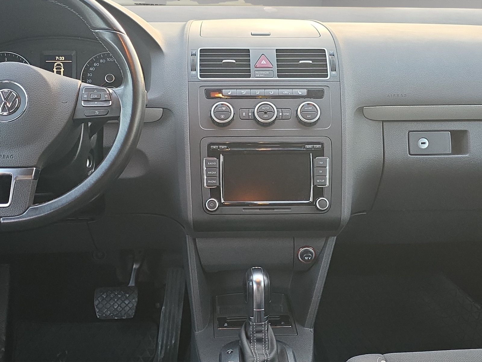 Fahrzeugabbildung Volkswagen Touran Life/DSG/Rückfahrkamera/Automatik/AHK