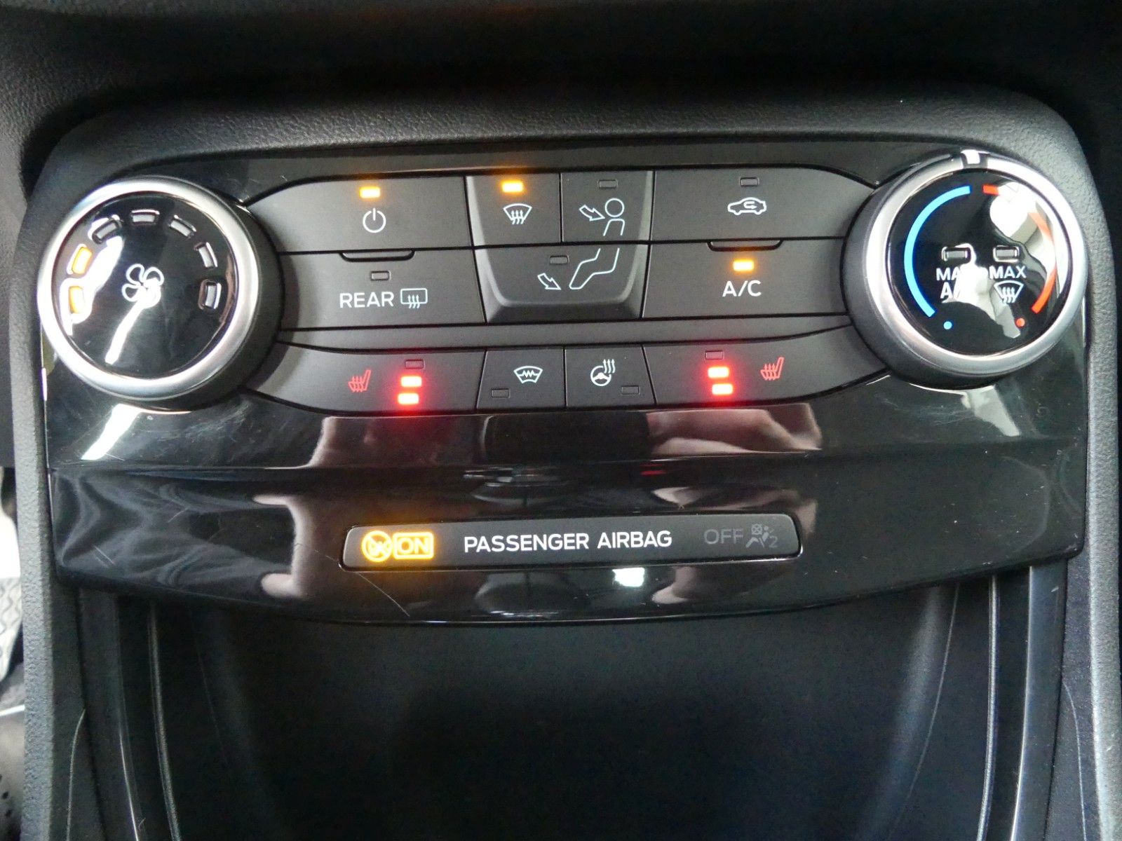 Fahrzeugabbildung Ford Puma Titanium
